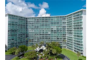 333 NE 21st Ave, Deerfield Beach, FL 33441, Sold 04/01/21