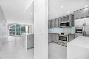 2200 NE 33rd Ave #9c, Fort Lauderdale, FL 33305, Sold 12/31/20