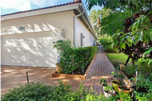 8051 S Aragon Blvd, Sunrise, FL 33322, Sold 12/07/20
