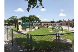 10 N Valencia Dr, Davie, FL 33324, Sold 02/05/21