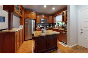 6001 Shaker Wood Cir, Tamarac, FL 33319, Sold 12/30/20