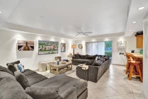 333 SE 20th Ave, Deerfield Beach, FL 33441, Sold 01/08/21