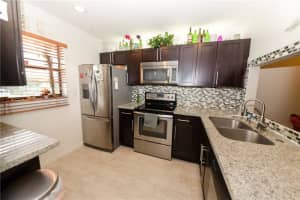 10421 NW 11th St, Pembroke Pines, FL 33026, Sold 01/19/21