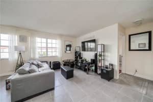 401 SW 86th Ave, Pembroke Pines, FL 33025, Sold 01/04/21