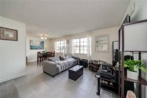 401 SW 86th Ave, Pembroke Pines, FL 33025, Sold 01/04/21