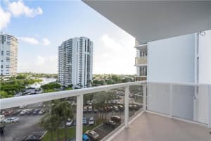 3731 N Country Club Dr, Aventura, FL 33180, Sold 01/25/21
