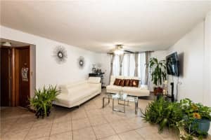 6190 Woodlands Blvd, Tamarac, FL 33319, Sold 01/12/21