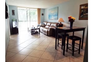 7900 NW 50th St, Lauderhill, FL 33351, Sold 01/15/21