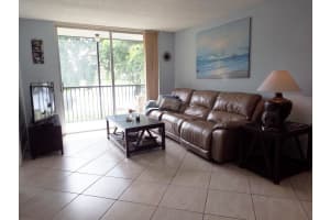 7900 NW 50th St, Lauderhill, FL 33351, Sold 01/15/21