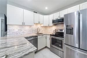 2660 NE 8th Ave, Wilton Manors, FL 33334, Sold 03/12/21