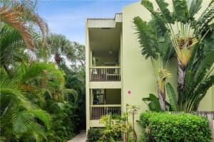 2450 NE 15th Ave, Wilton Manors, FL 33305, Sold 03/15/21