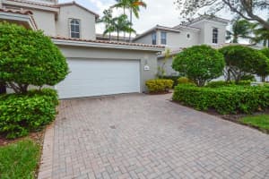 864 Spinnaker Dr, Hollywood, FL 33019, Sold 04/27/21