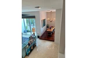 311 NE 7th St, Fort Lauderdale, FL 33304, Sold 12/28/20