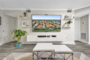 6955 NW 173rd Dr, Hialeah, FL 33015, Sold 12/31/20