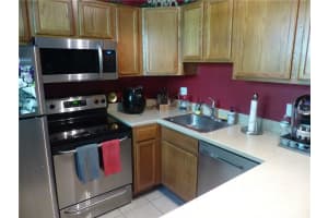 2660 NE 8th Ave, Wilton Manors, FL 33334, Sold 02/08/21