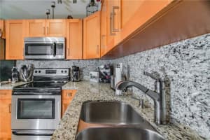 4717 NW 4th Ave, Pompano Beach, FL 33064, Sold 12/29/20