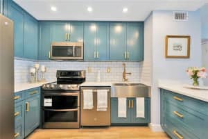 3701 N Country Club Dr, Aventura, FL 33180, Sold 02/12/21