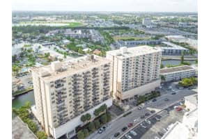 427 Golden Isles Dr #4i, Hallandale Beach, FL 33009, Sold 06/08/21