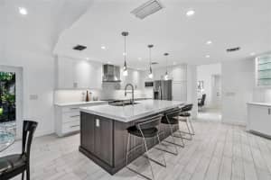 2877 Hampton Cir W, Delray Beach, FL 33445, Sold 02/24/21