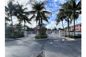 2660 NE 8th Ave, Wilton Manors, FL 33334, Sold 04/08/21