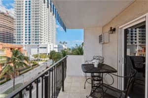3000 Riomar St, Fort Lauderdale, FL 33304, Sold 03/05/21