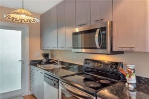 3250 NE 28th St, Fort Lauderdale, FL 33308, Sold 02/17/21