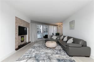 16445 Collins Ave, Sunny Isles Beach, FL 33160, Sold 03/08/21