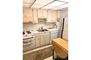 1951 NE 39th St, Lighthouse Point, FL 33064, Sold 04/13/21