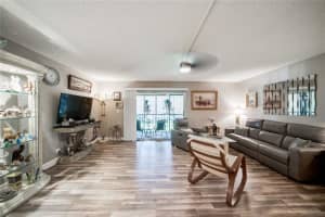3083 N Oakland Forest Dr, Oakland Park, FL 33309, Sold 02/12/21