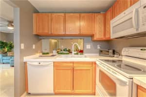 2741 S Oakland Forest Dr, Oakland Park, FL 33309, Sold 03/10/21