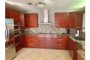 8809 NW 76th St, Tamarac, FL 33321, Sold 01/27/21