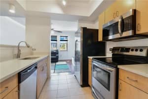 533 NE 3rd Ave, Fort Lauderdale, FL 33301, Sold 07/09/21