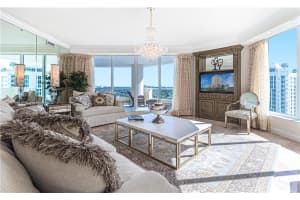 411 N New River Dr E, Fort Lauderdale, FL 33301, Sold 06/04/21
