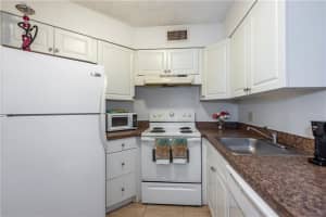 212 Lake Pointe Dr, Oakland Park, FL 33309, Sold 04/22/21