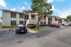 217 Lake Pointe Dr, Oakland Park, FL 33309, Sold 02/26/21