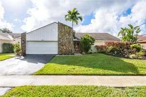 6880 NW 45th St, Lauderhill, FL 33319, Sold 01/25/21