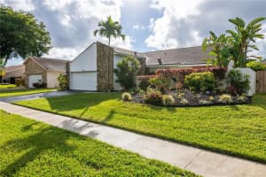 6880 NW 45th St, Lauderhill, FL 33319, Sold 01/25/21