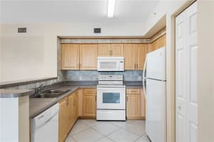 7980 N Nob Hill Rd, Tamarac, FL 33321, Sold 01/23/21