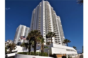 1370 S Ocean Blvd, Pompano Beach, FL 33062, Sold 02/25/21