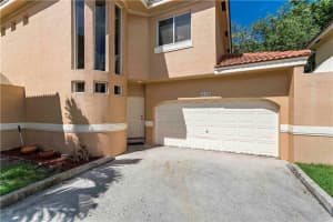 11295 Lakeview Dr, Coral Springs, FL 33071, Sold 03/16/21
