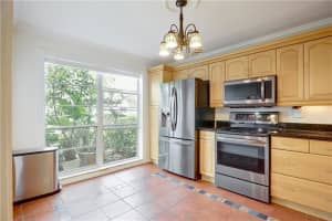 810 NE 27th Ave, Hallandale Beach, FL 33009, Sold 03/31/21