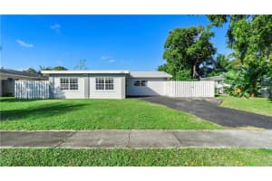 8121 NW 72nd Ave, Tamarac, FL 33321, Sold 02/08/21