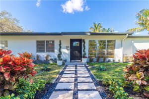 420 S 57th Terrace, Hollywood, FL 33023, Sold 04/19/21