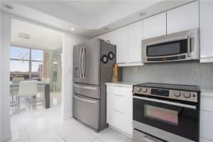 600 Parkview Dr # 1132, Hallandale Beach, FL 33009, Sold 05/07/21