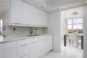 600 Parkview Dr # 1132, Hallandale Beach, FL 33009, Sold 05/07/21