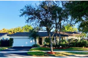 7353 Loch ness Dr, Miami Lakes, FL 33014, Sold 03/05/21