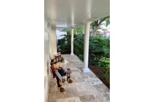 7353 Loch ness Dr, Miami Lakes, FL 33014, Sold 03/05/21