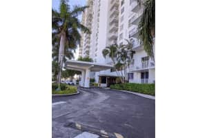 2851 NE 183rd St, Aventura, FL 33160, Sold 02/08/22