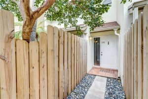 326 City View Dr, Fort Lauderdale, FL 33311, Sold 03/04/21