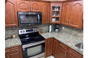 600 NW 210th St, Miami, FL 33169, Sold 05/14/21